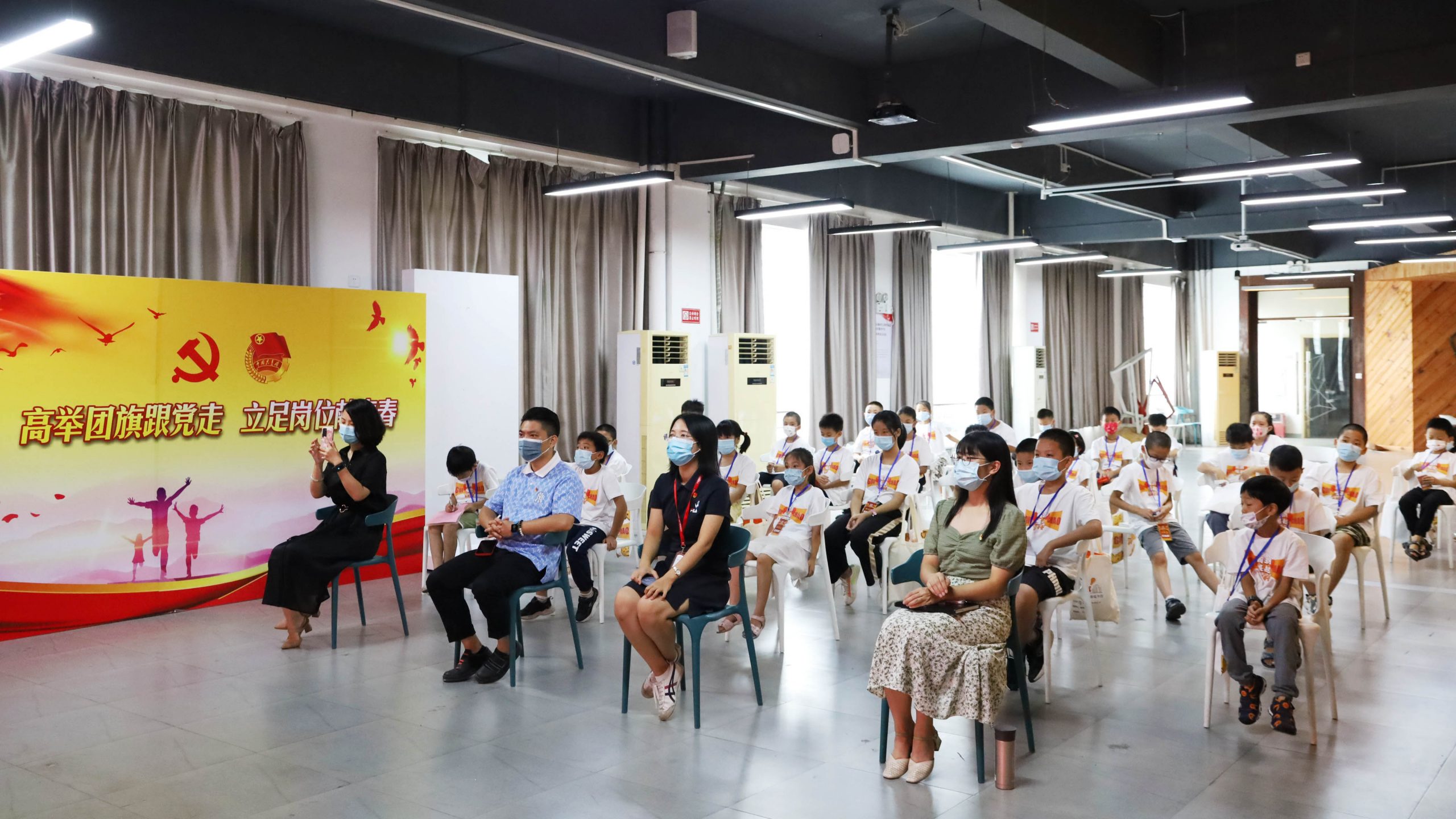國(guó)潮崛起！這群05后小小設(shè)計(jì)師的快閃學(xué)堂正式開(kāi)營(yíng)