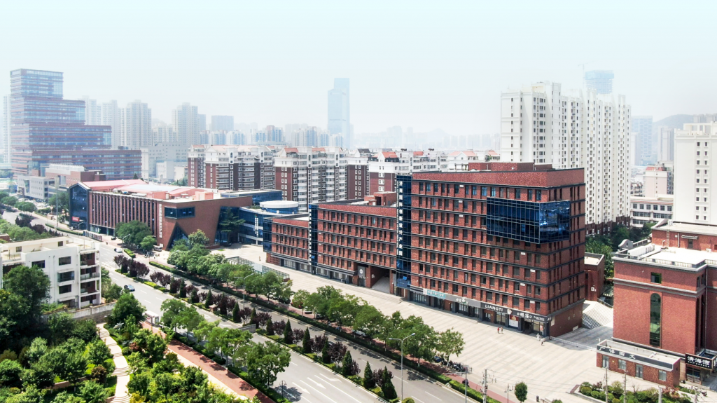 喜報！濟南國際創新設計產業園榮獲濟南（國際）機器人與高端裝備產業協會“高端裝備產業鏈領航企業”等獎項
