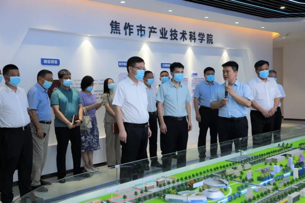 【新聞動態(tài)】武陟縣縣委書記秦迎軍一行蒞臨設計城參觀調研